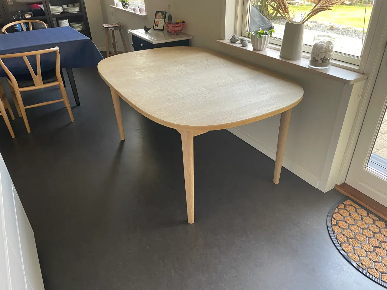 Billede 2 - Spisebord massiv eg