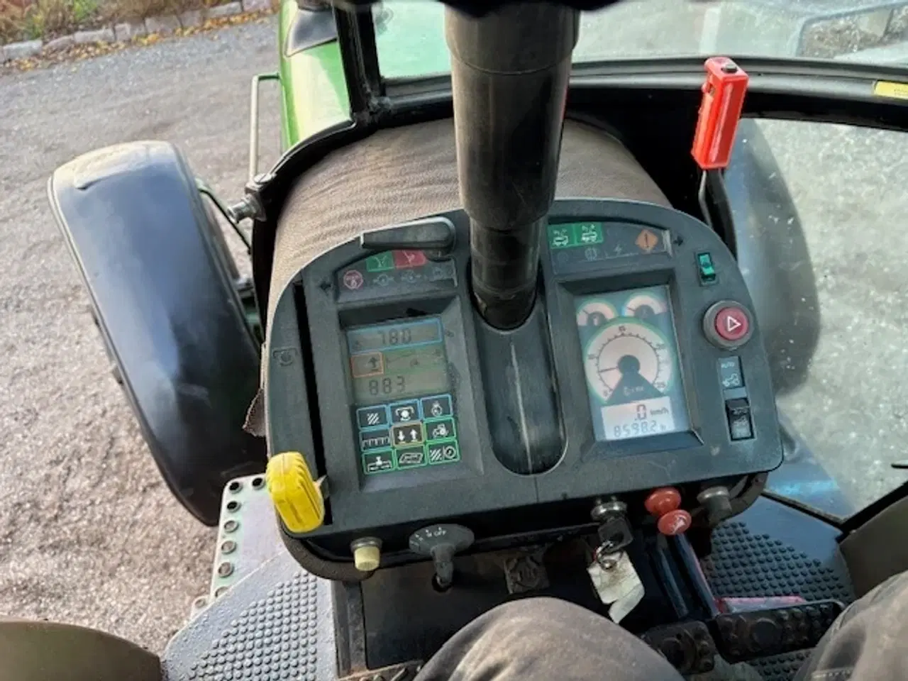 Billede 15 - John Deere 4055 FRONTLIFT, NÆSTEN NYE DÆK