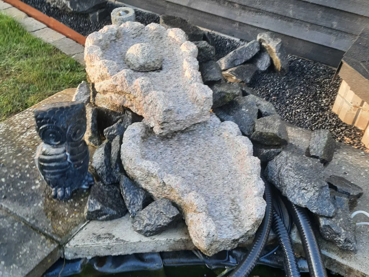 Billede 1 - Granit springvand med pumpe 