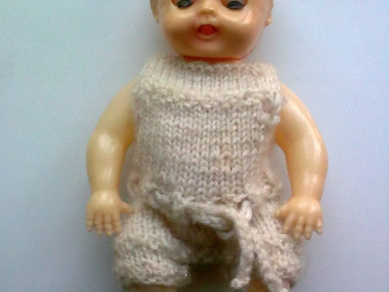 Billede 2 - Baby kigger i bund af gryde... X = Lys forude