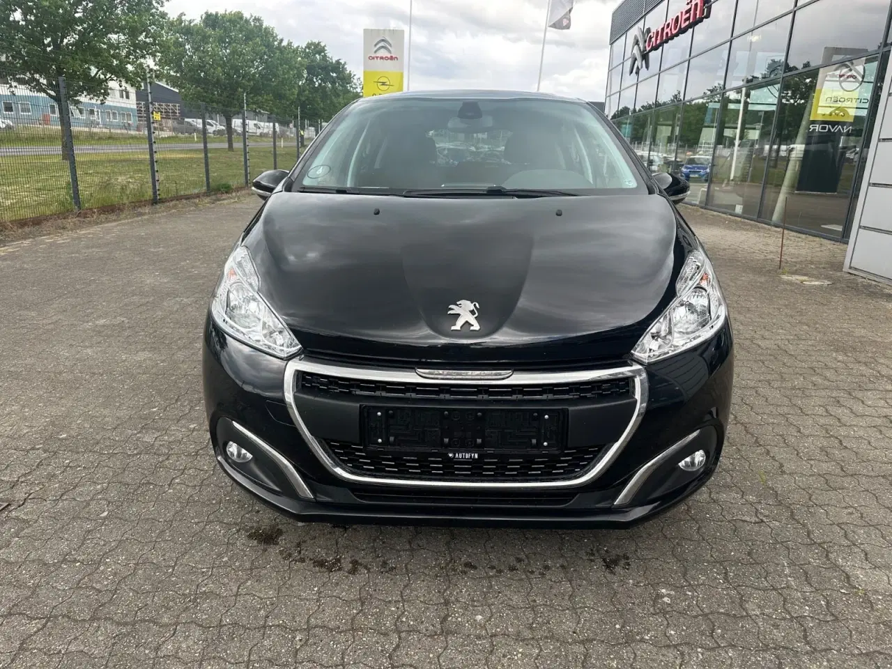Billede 3 - Peugeot 208 1,2 PureTech 82 Signature Sky