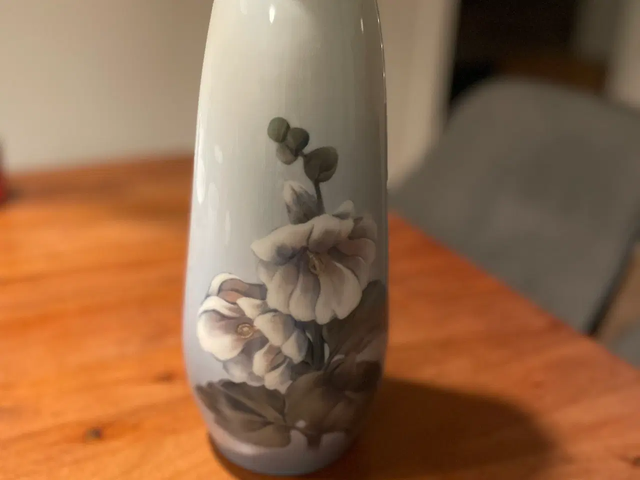 Billede 4 - Royal Copenhagen  Vase nr. 2631/184 med blomstermo