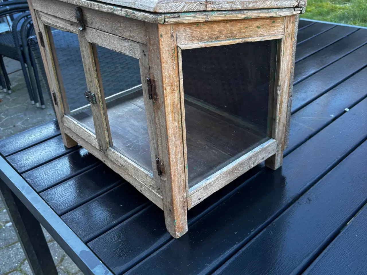 Billede 3 - Lille fint vitrineskab