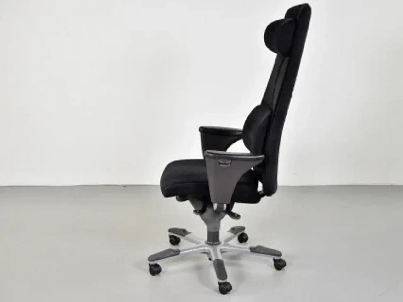Billede 2 - Häg signet kontorstol i sort med armlæn og høj ryg