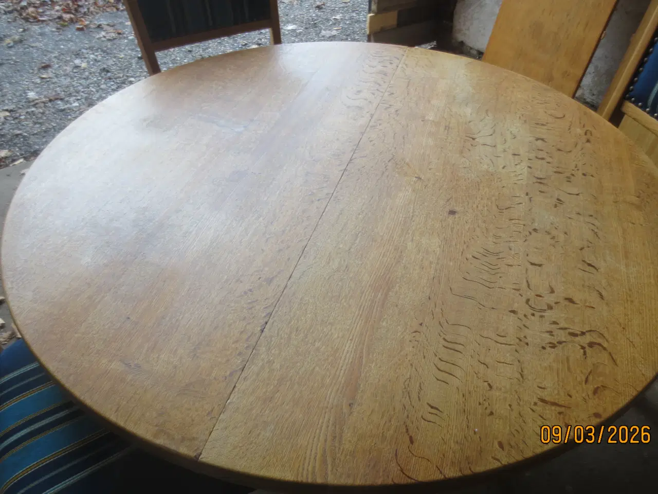 Billede 2 - 1 stk Rund Egetræs Spisebord med 3 plader