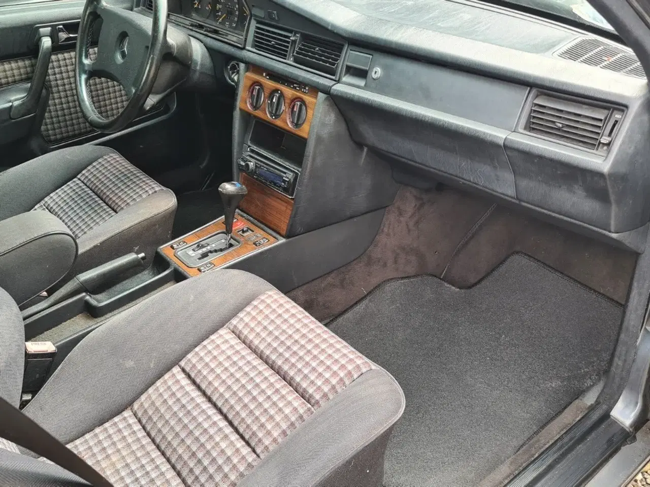 Billede 18 - Mercedes 190 E 1,8 Sportline aut.
