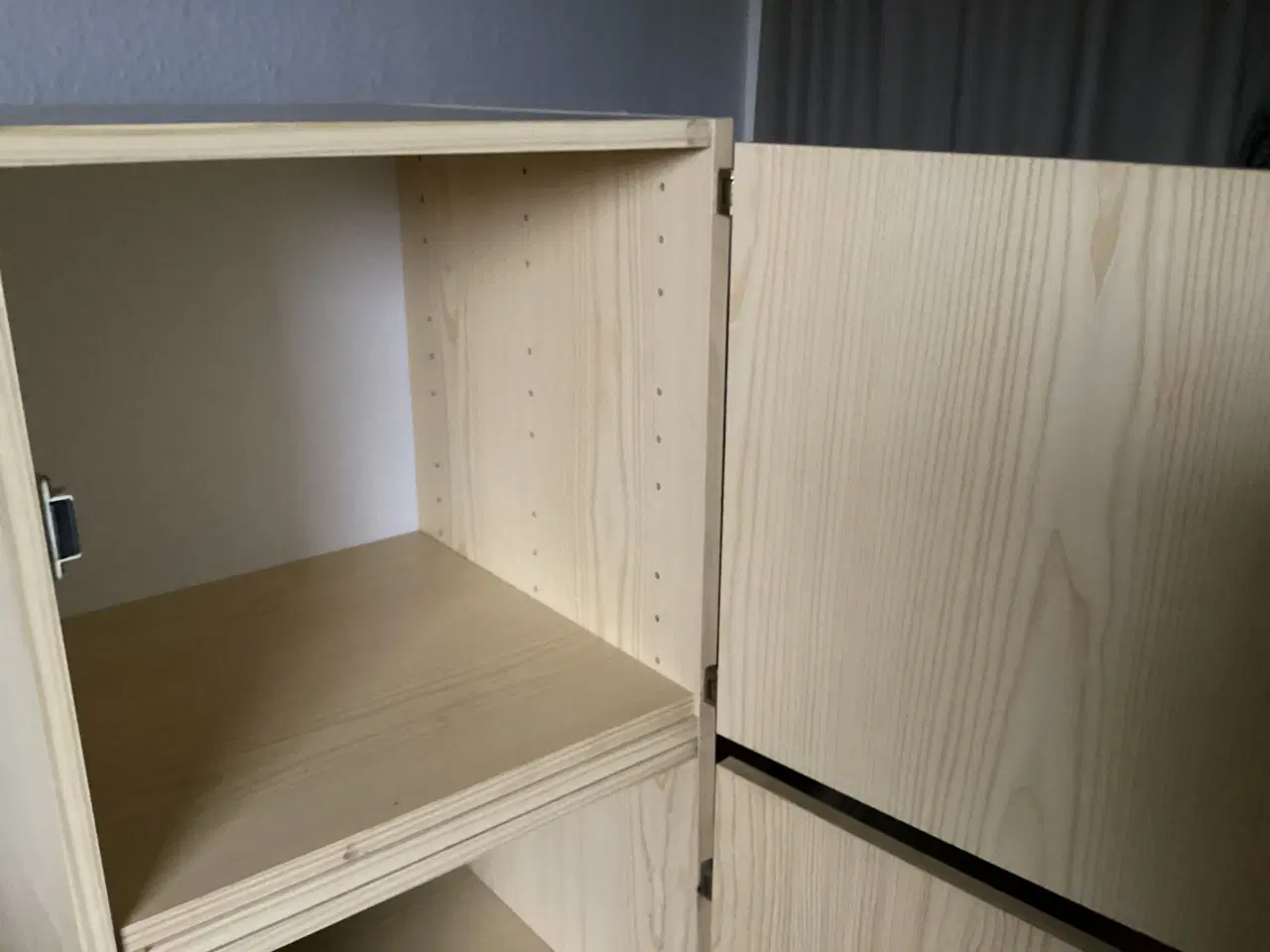 Billede 2 - Klub 8 skab 40x40x40cm  med 1 hylde  kan stables