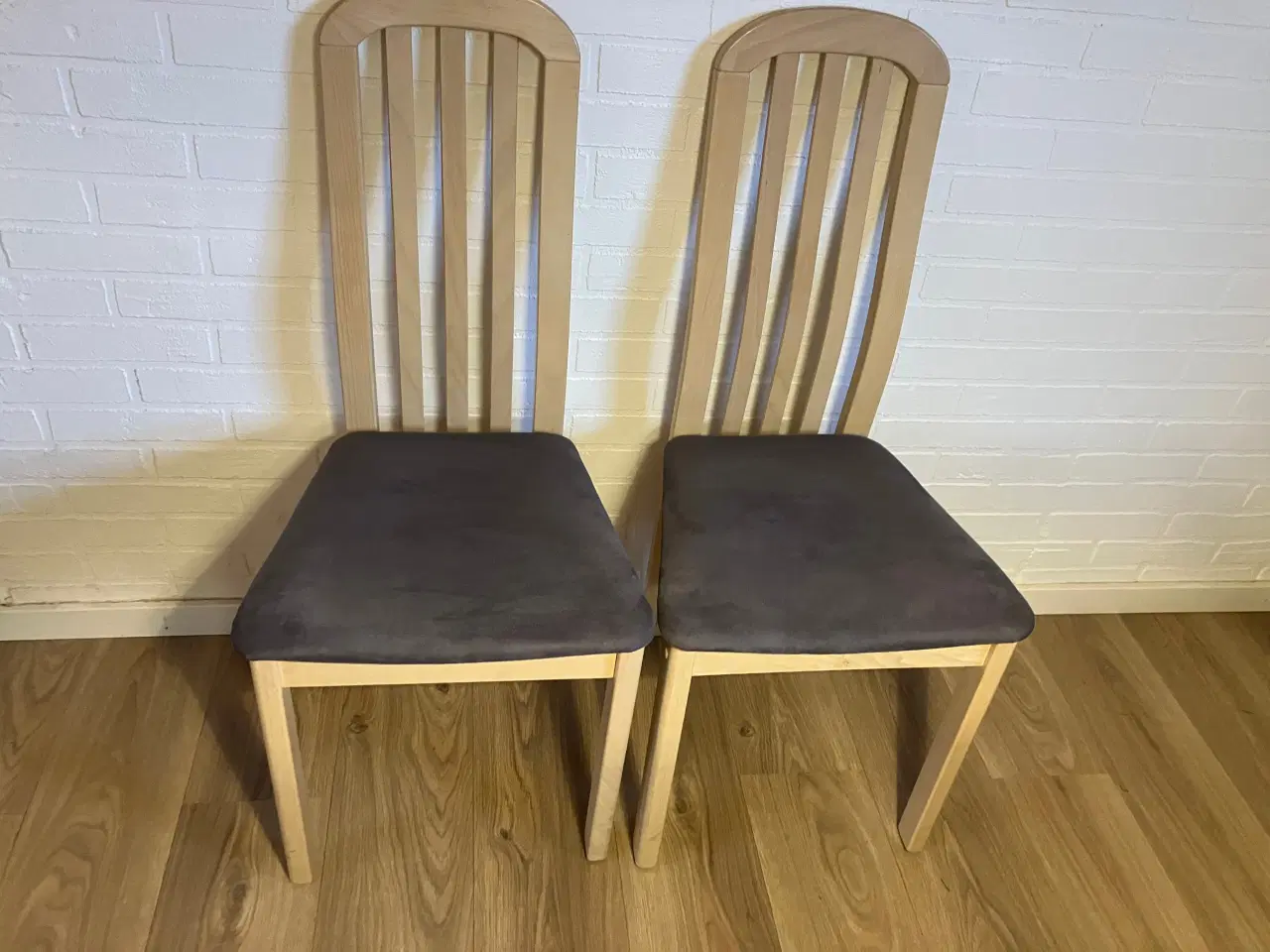 Billede 1 - Spisebordsstole samlet pris for begge 