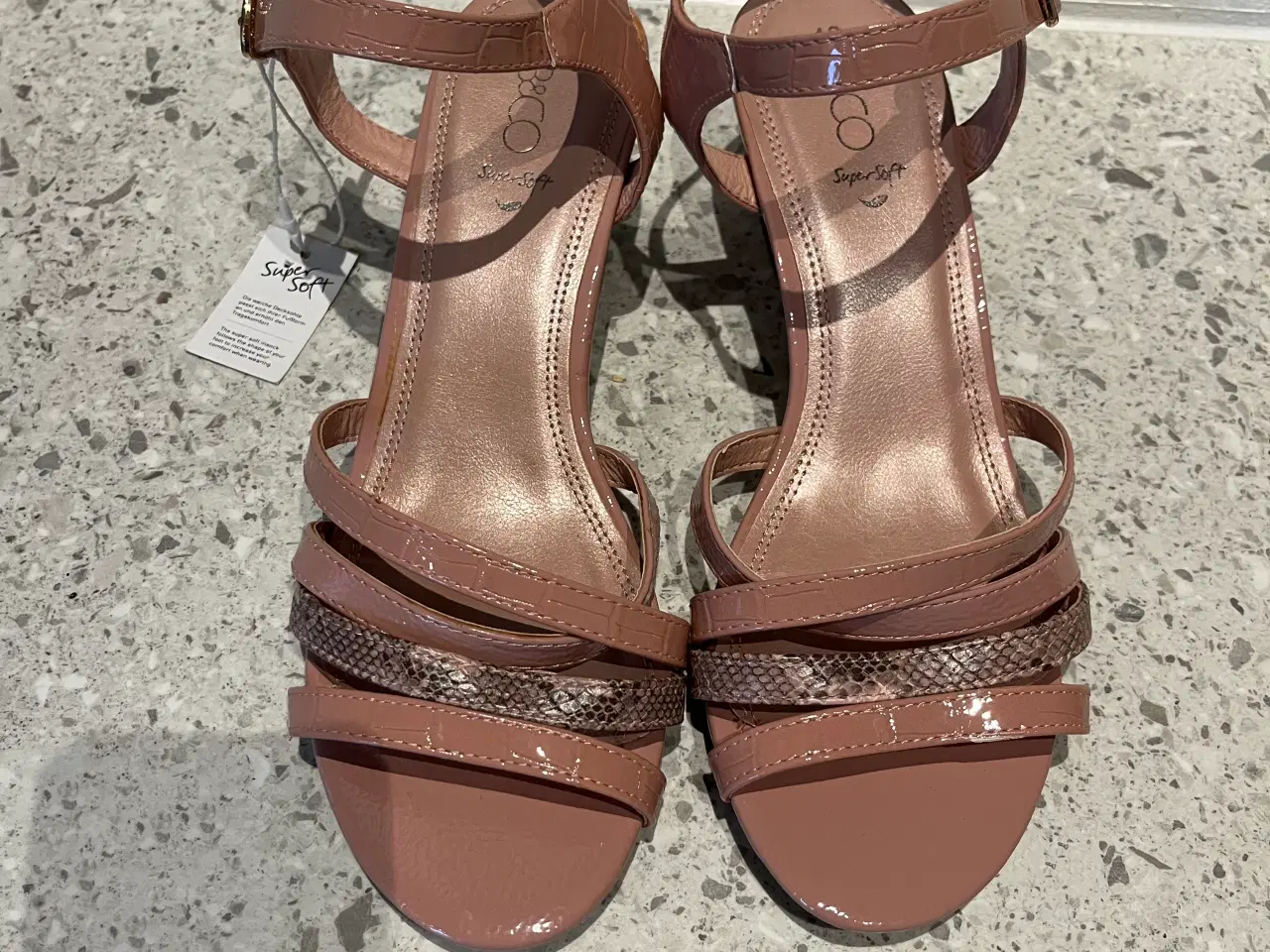 Billede 8 - B&CO sandal med lille hæl