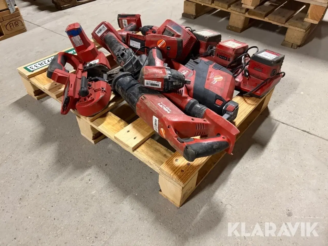 Billede 1 - Værktøj Hilti 7 maskiner med 4 batterier og 1 oplader