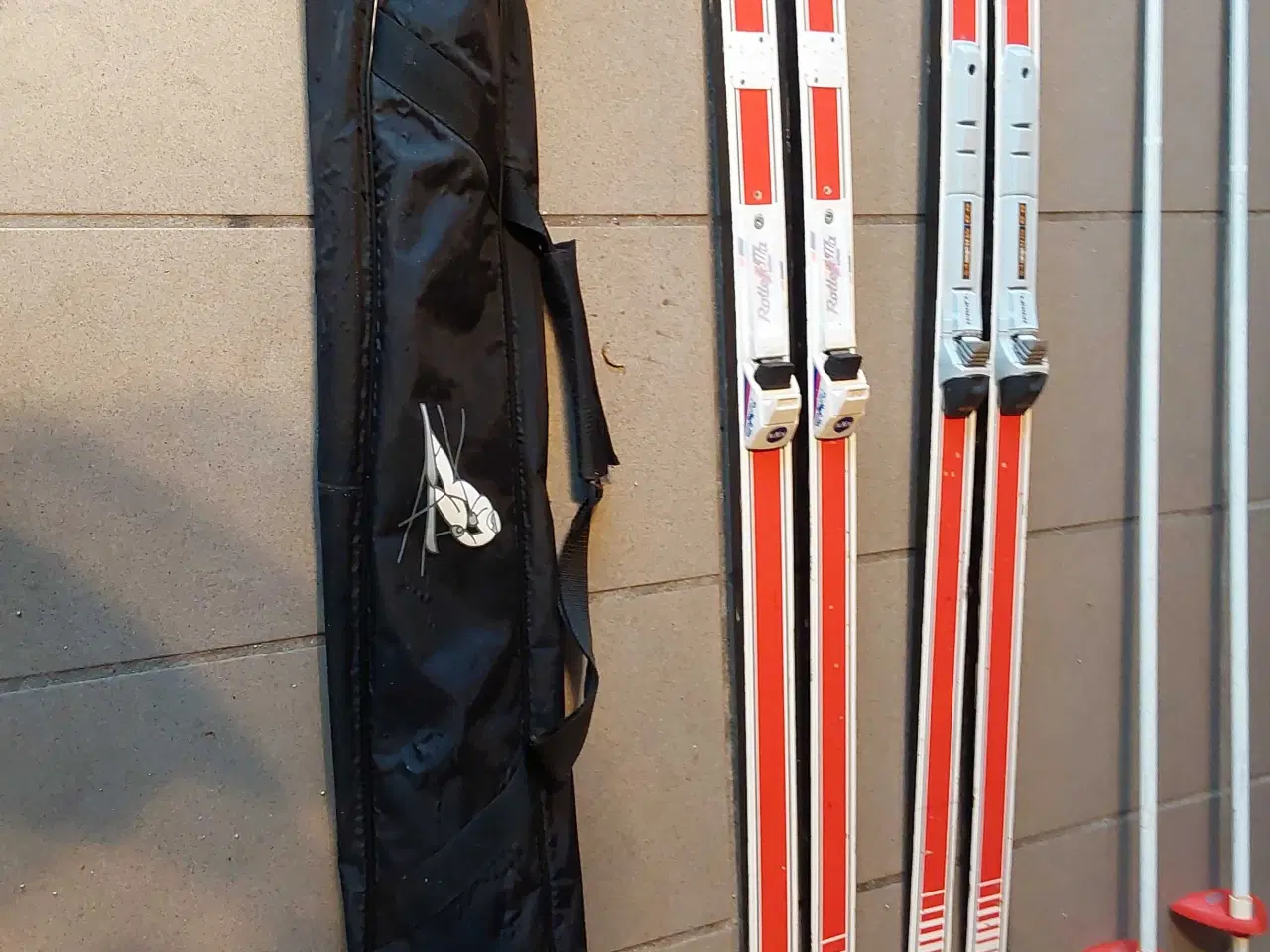 Billede 6 - Langrend ski 2 par med stave og opbevaringspose