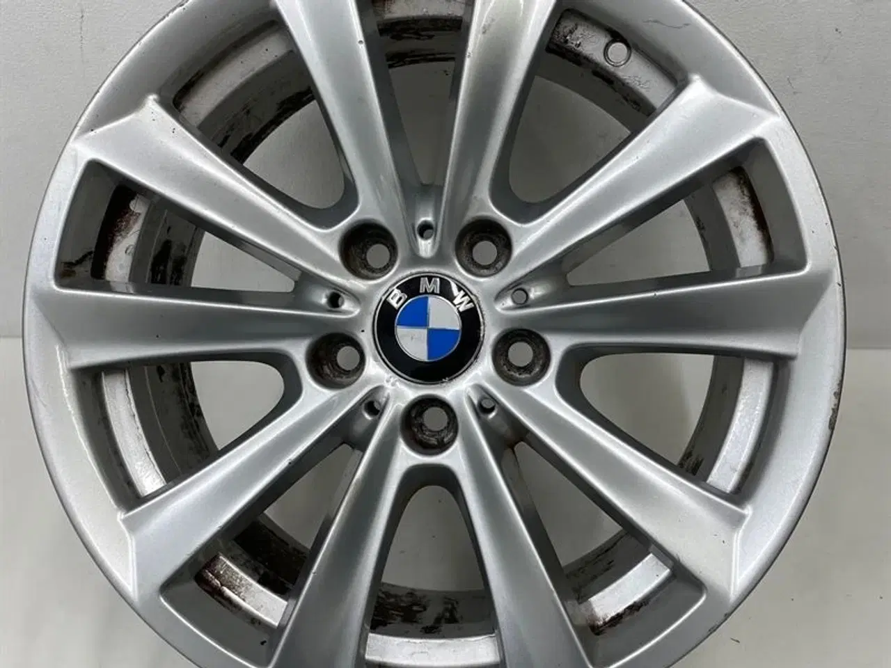 Billede 3 - 17" Org. BMW alufælge uden dæk "V speiche 236" A64431 BMW E90 E91 E92 E93 E90LCI E91LCI E92LCI E93LCI F10 F11 F12 F13 F06 GC F10 LCI F11 LCI F06 GC L