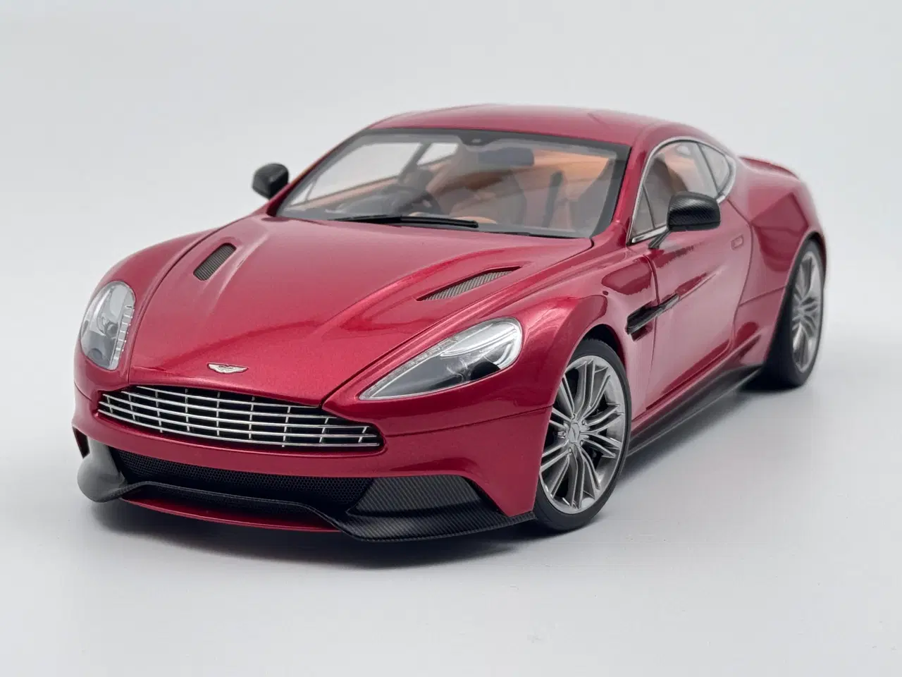 Billede 2 - AUTOart 2015 Aston Martin Vanquish 6.0 V12 1:18