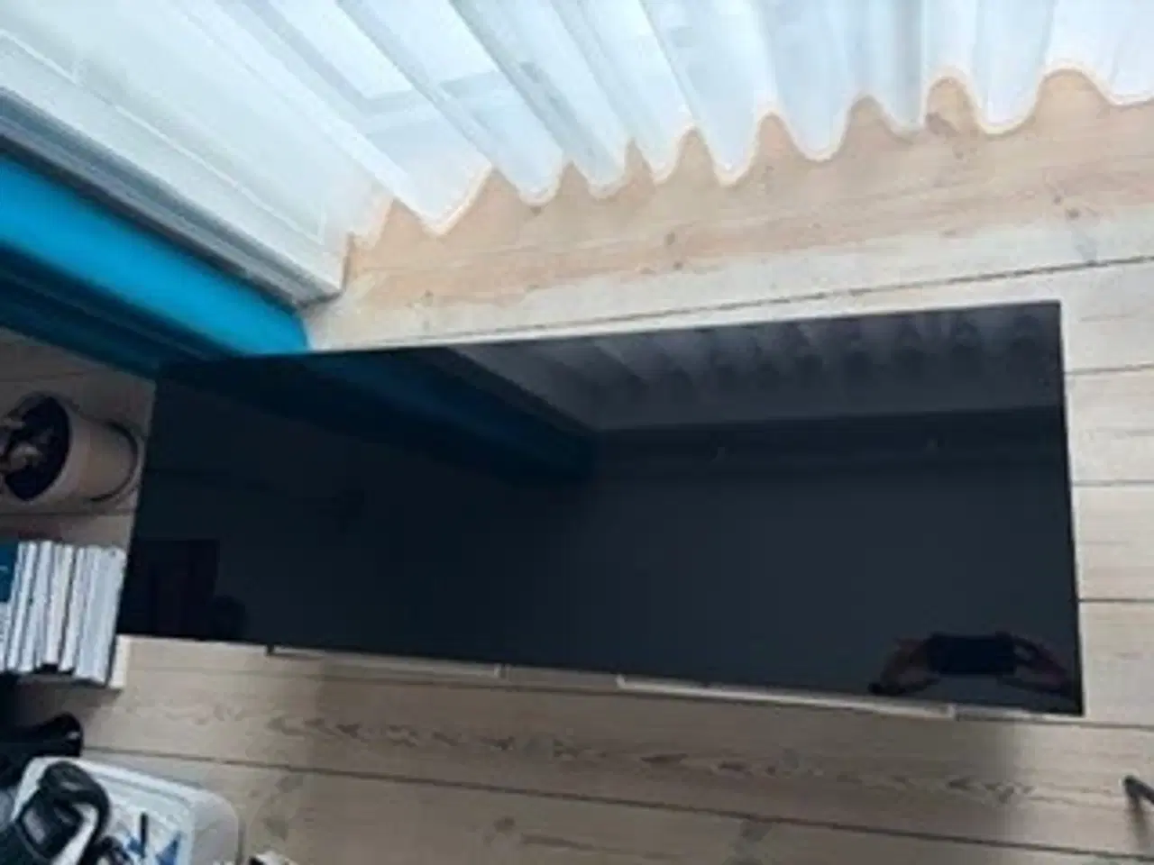 Billede 2 - TV-skænk med to skuffer