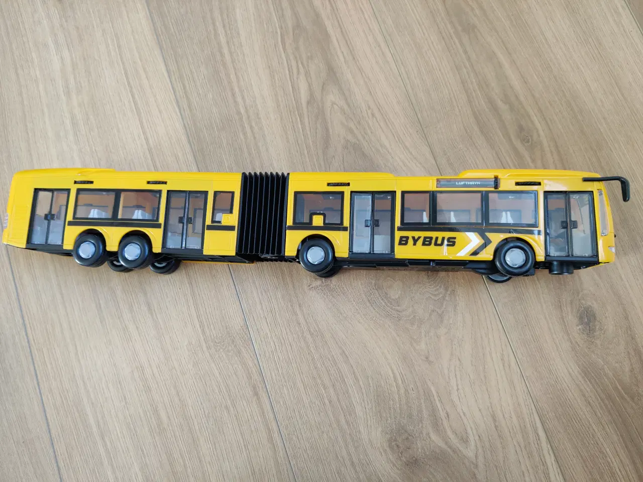 Billede 2 - Flot legetøjs bybus med bevægelige døre