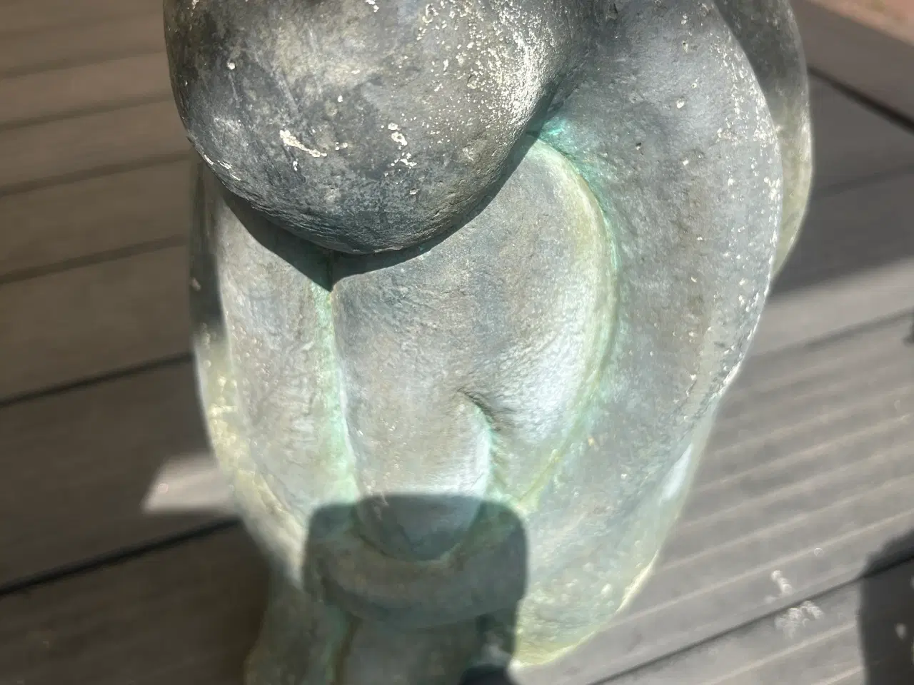 Billede 8 - Skulptur i sten 24 cm høj med grøn patinering