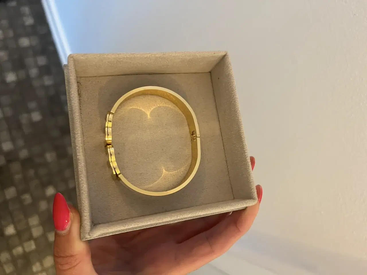 Billede 4 - Smukt MM armbånd 