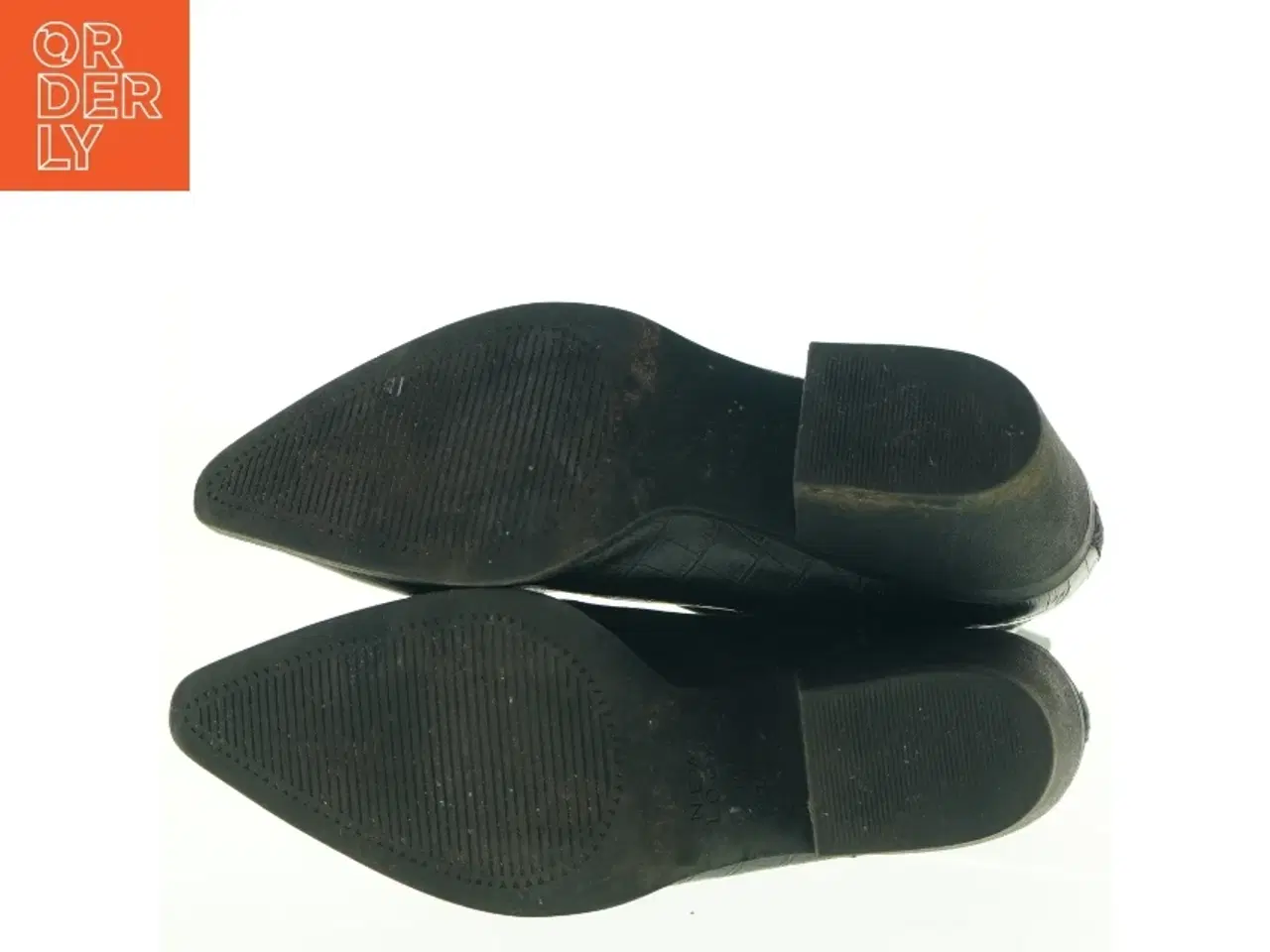 Billede 2 - Sorte ankelstøvler i krokodille look fra New Look (str. 40)