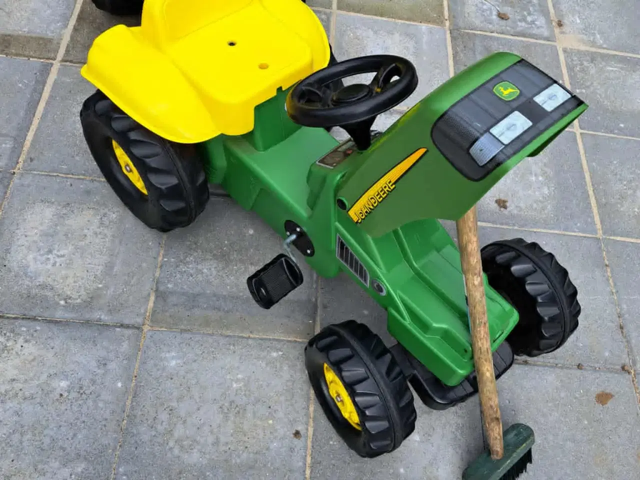 Billede 3 - børne legetøj pedal traktor john deere med vogn