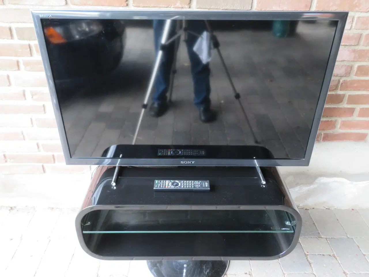 Billede 1 - SONY TV. Med bord