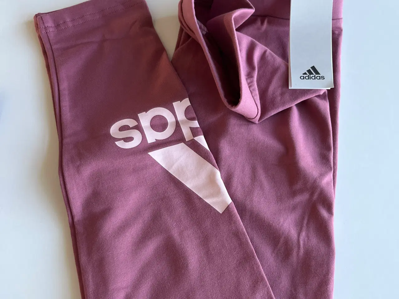 Billede 4 - Adidas sæt str. 13-14 år/ 164