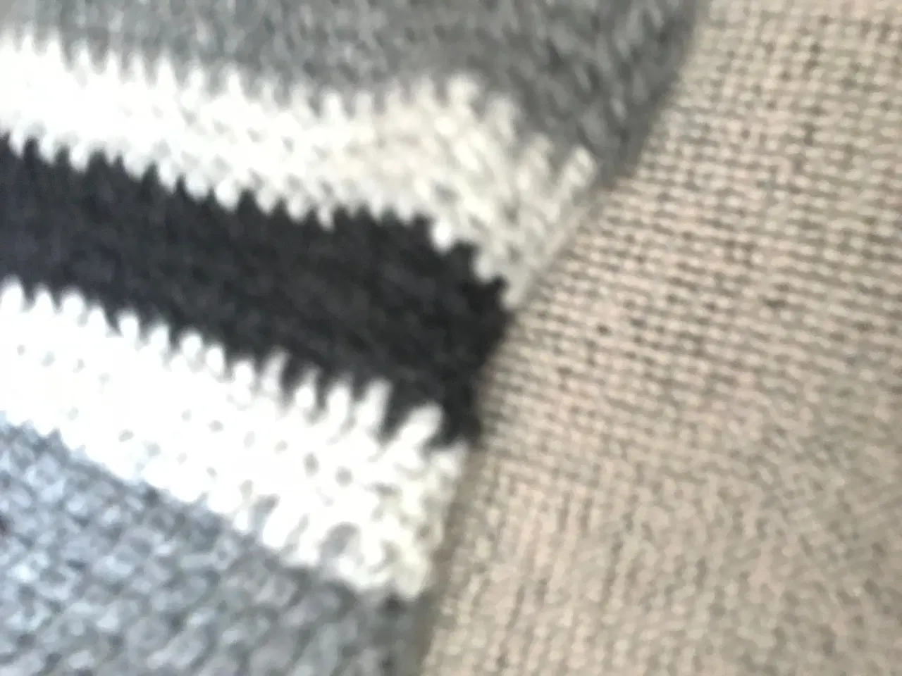 Billede 3 - infinity scarf, halstørklæde og hat