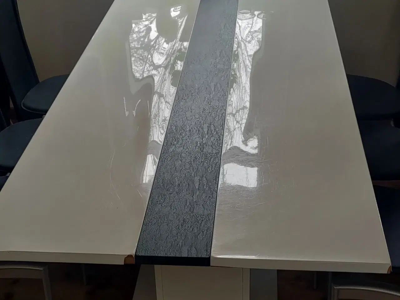 Billede 1 - BORTGIVES ** Flot bord til Handymanden