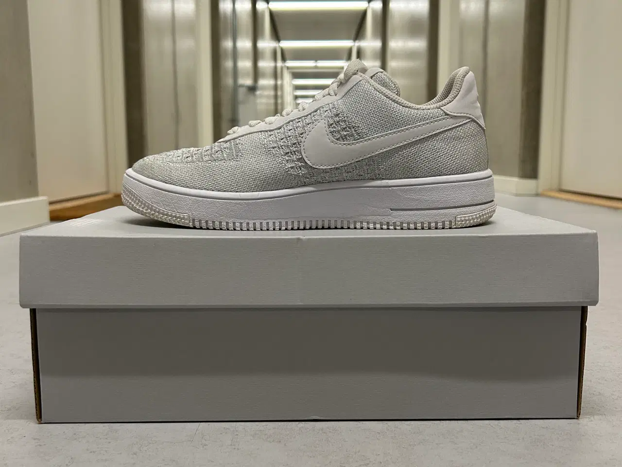 Billede 3 - Et par super lækre Nike Air Force 1 '07 sko. 250kr