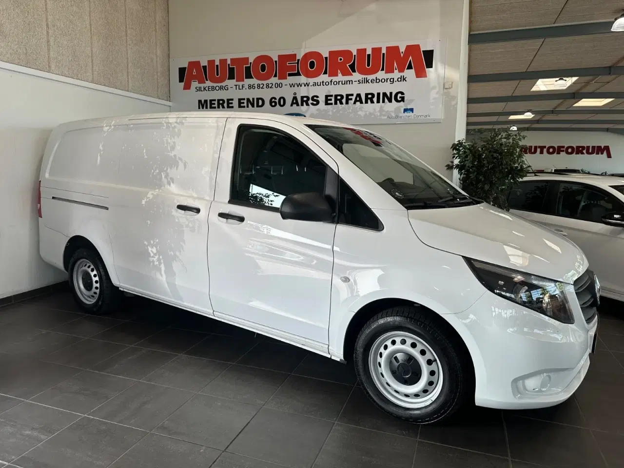 Billede 1 - Mercedes Vito 114 2,0 CDi Kassevogn aut. L RWD