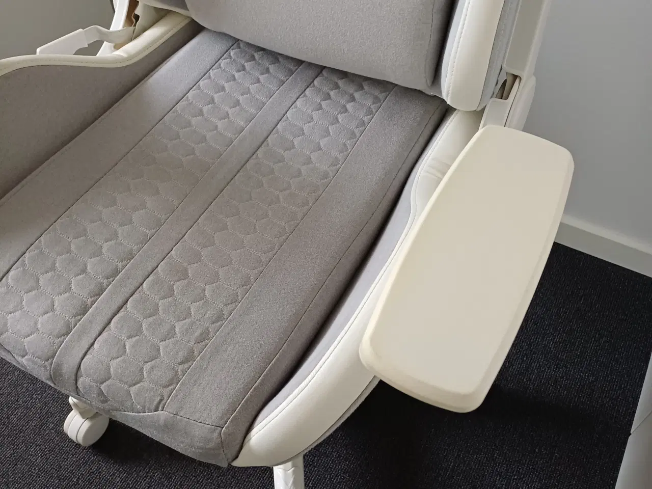 Billede 4 - Gamer-stol NIBE hvid/beige stof