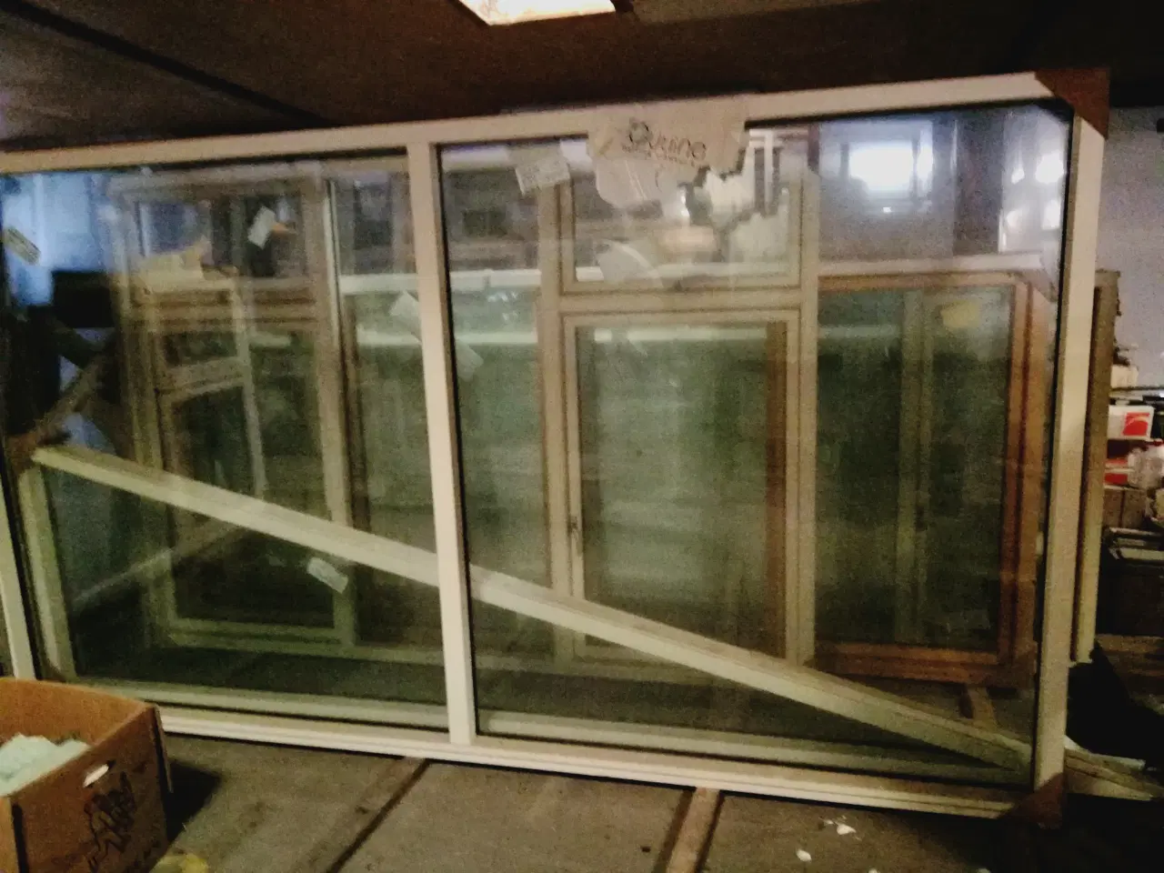 Billede 1 - NYT STORT FASTKARMS VINDUE 319 X 178 KR 3600