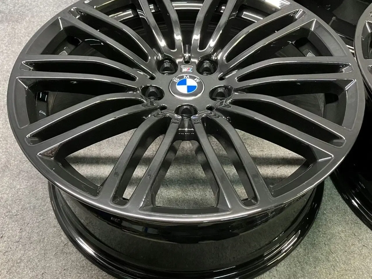 Billede 2 - ALUFÆLGE BMW 5 G30 G31 664M 19"