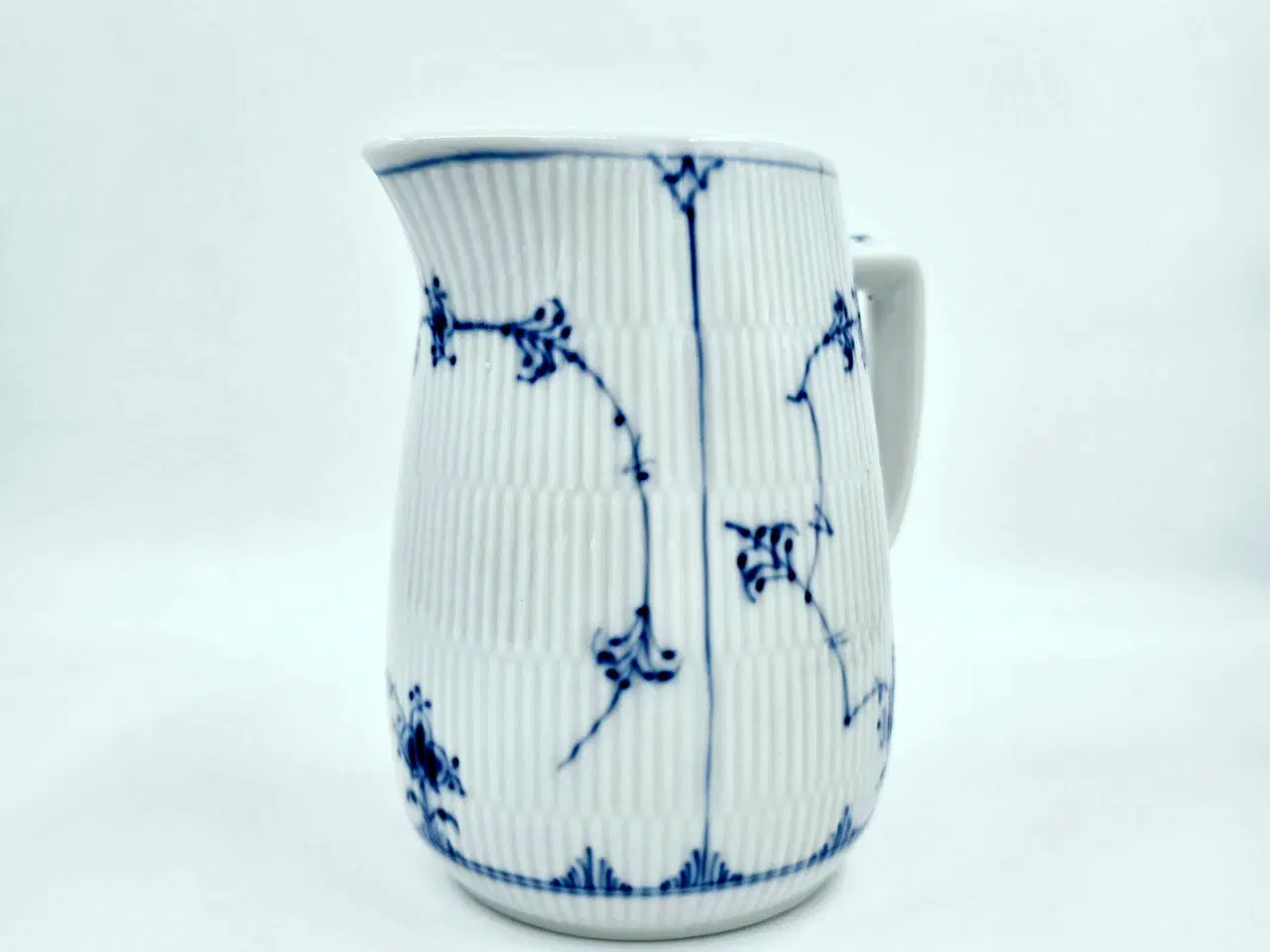 Billede 3 - Musselmalet Riflet Hotelporcelæn Stor Kande 