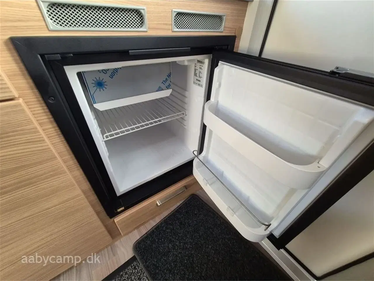 Billede 10 - 2025 - Tabbert T@b 320 RS   kompressor køleskab. forberedt til cykelstativ bag på. 1000 Kg total.