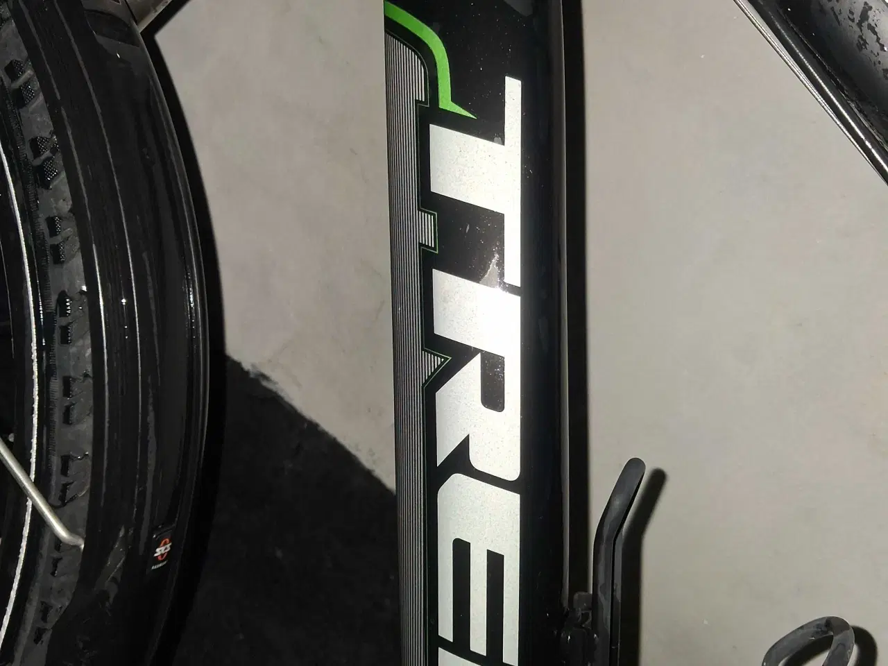 Billede 2 - Super fed og meget velholdt Trek mountainbike