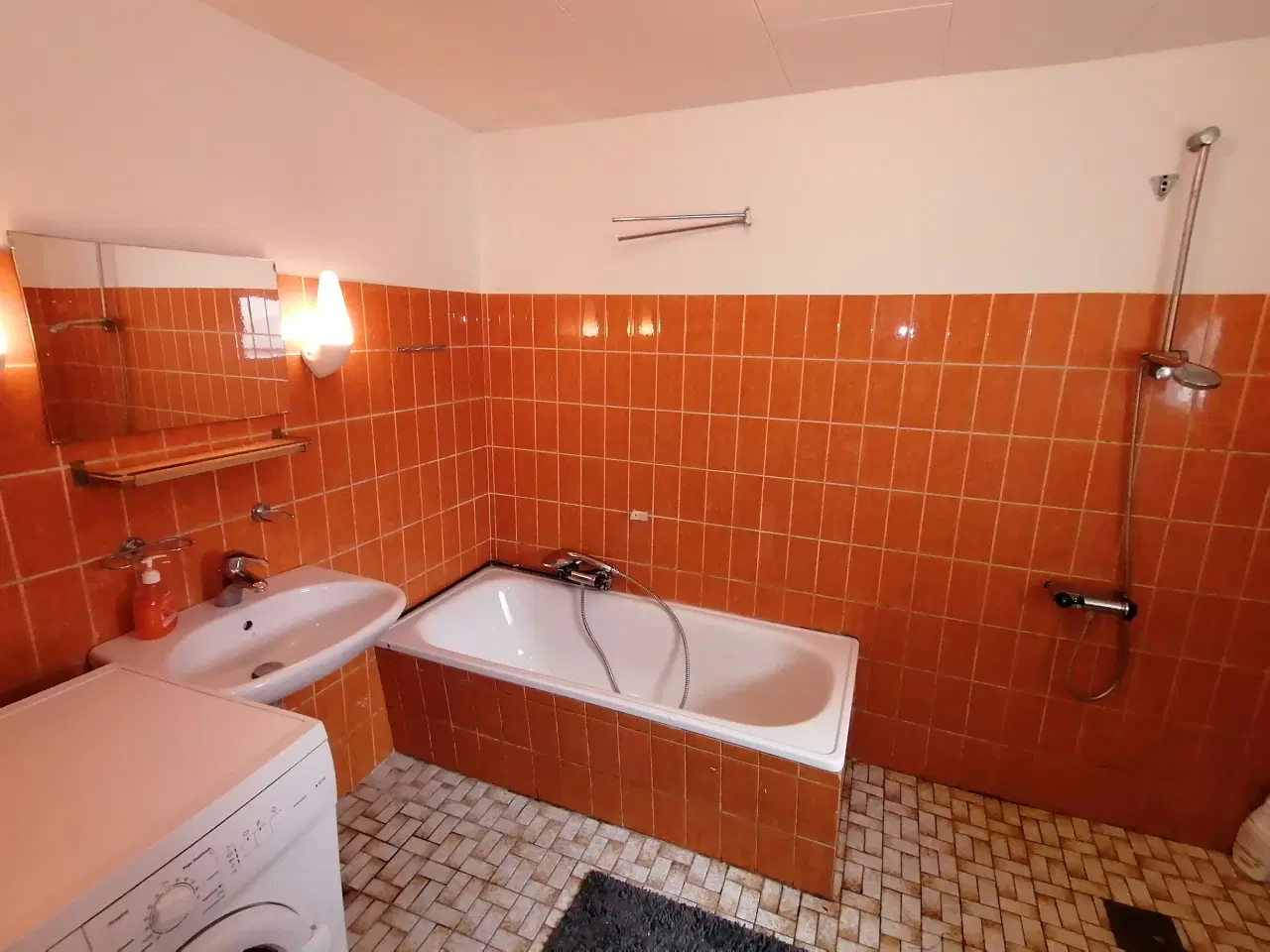 Billede 16 - EFH 143 qm+ 100 qm Halle, mod. top Lage 7870 Rösle