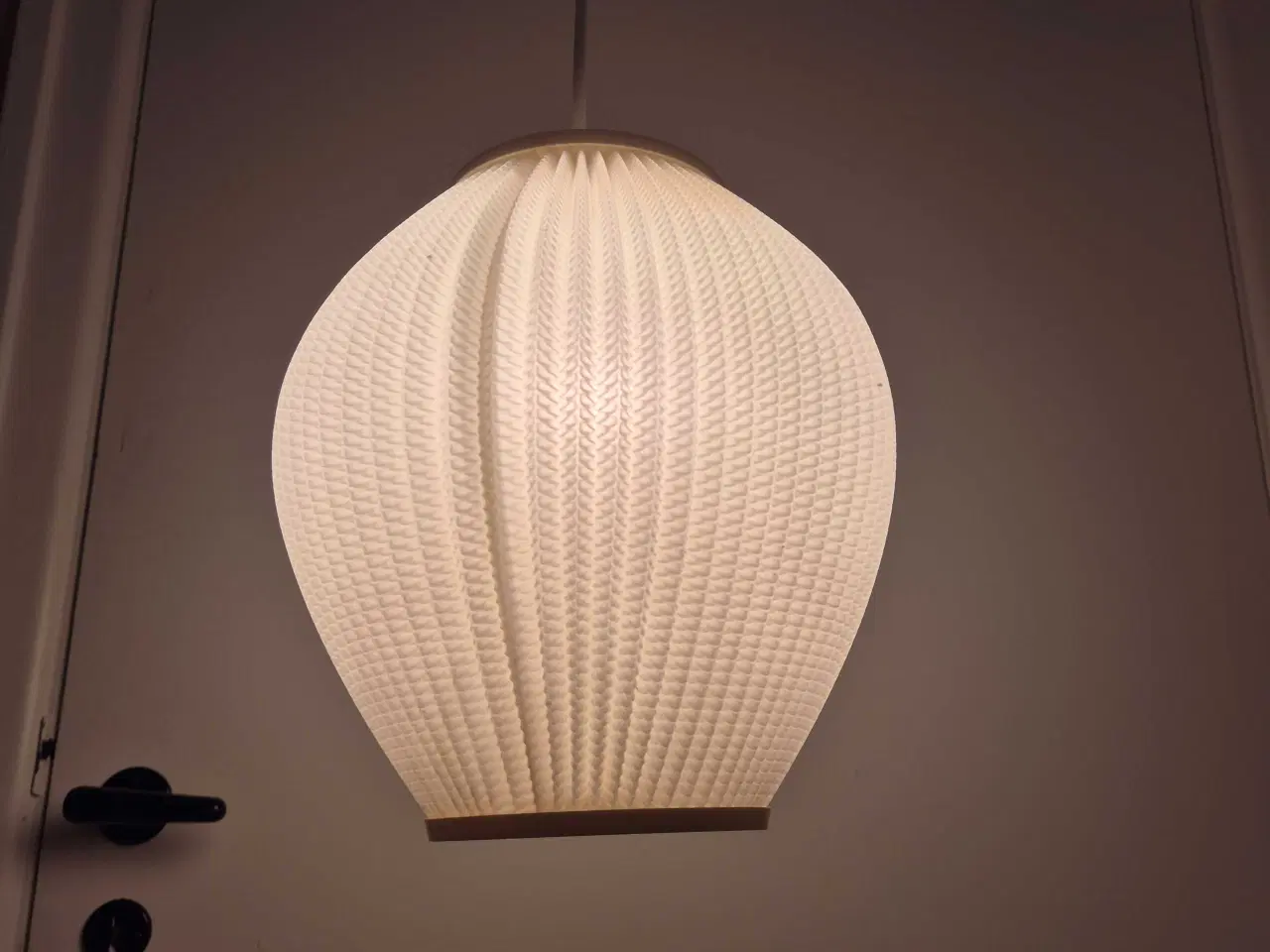 Billede 13 - To smukke Pearl Shade i hvid