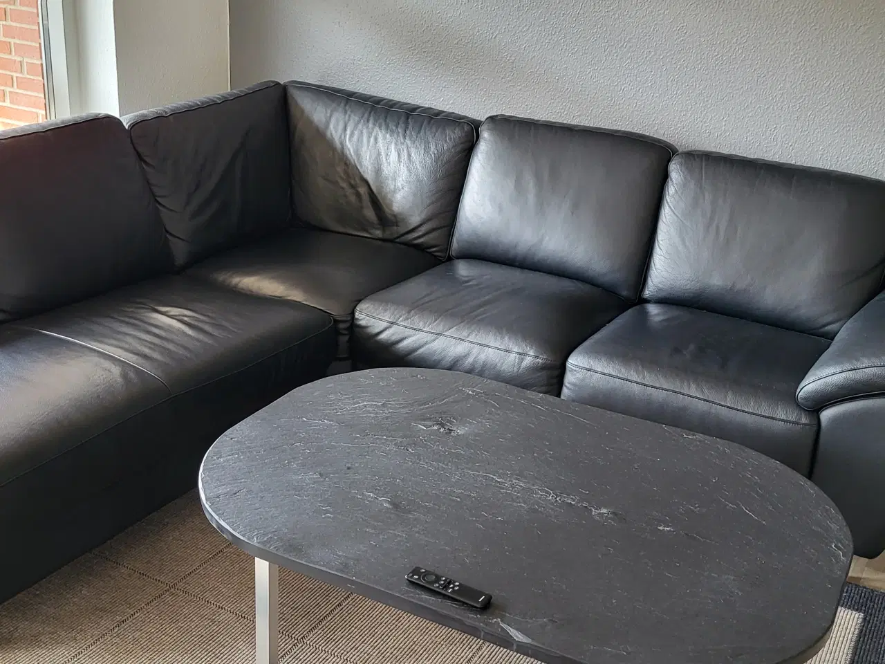 Billede 2 - 5 pers.hjørnesofa i sort læder