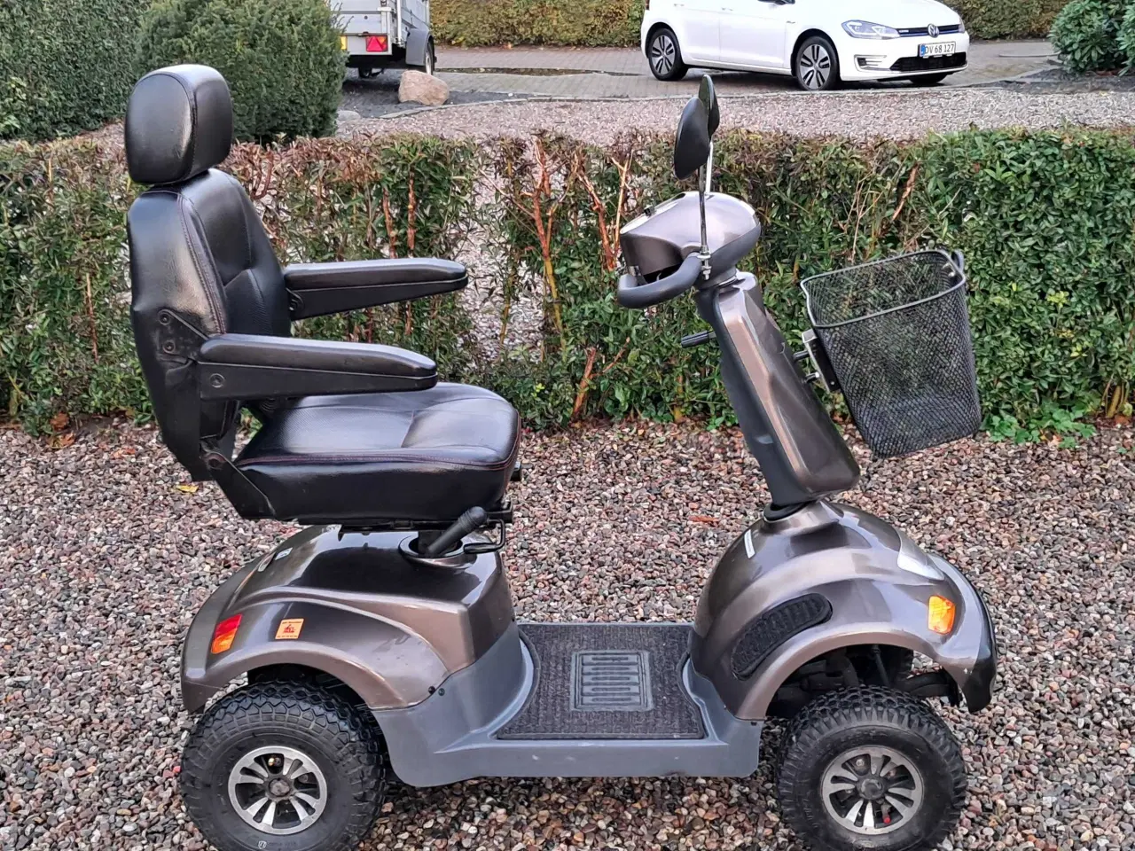 Billede 7 - 4 hjulet el-scooter med sprit nye batterier