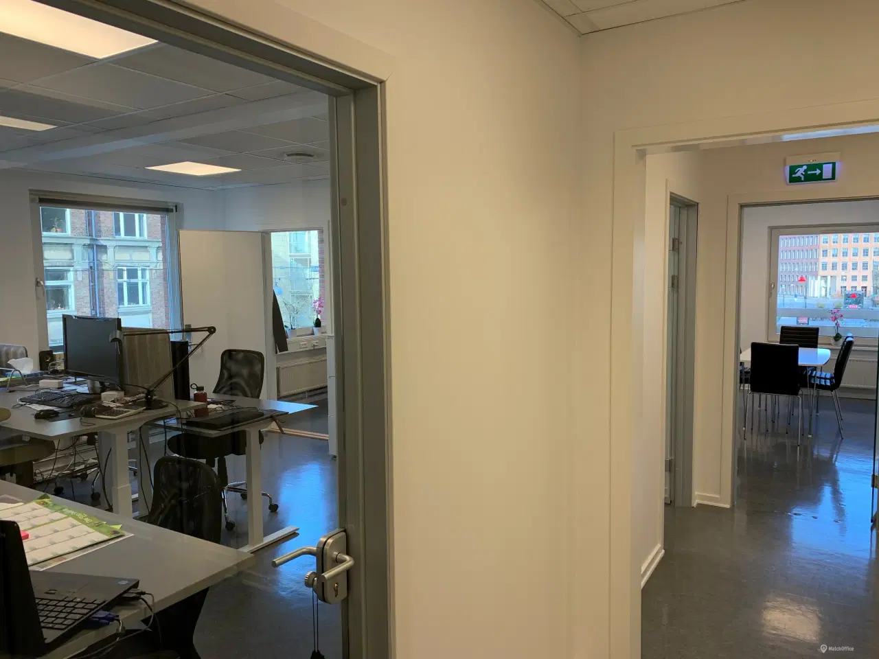 Billede 7 - Møblerede kontorpladser på Frederiksberg C tilbydes