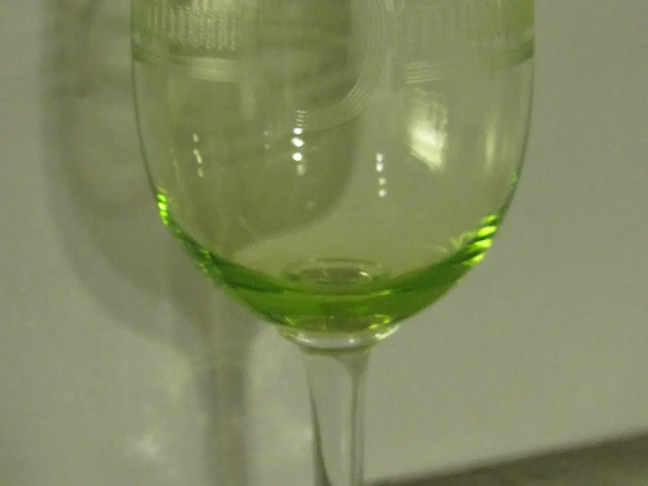 Billede 2 - Grøn hvidvinsglas ,  navn????