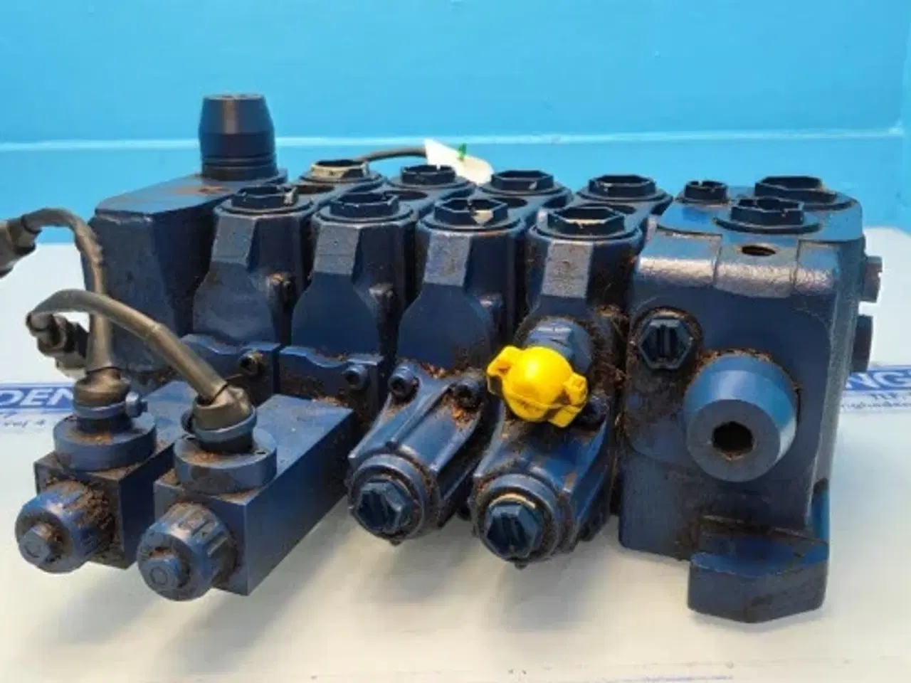 Billede 12 - New Holland LM5080 Hydraulikventil 87358442