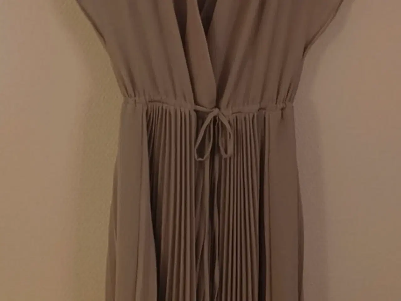 Billede 1 - ALLSAINTS  sommerkjole grå str.38