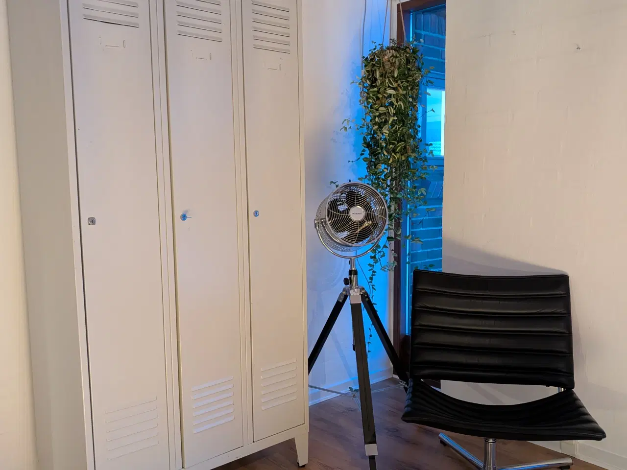 Billede 1 - Metalskab med 3 døre