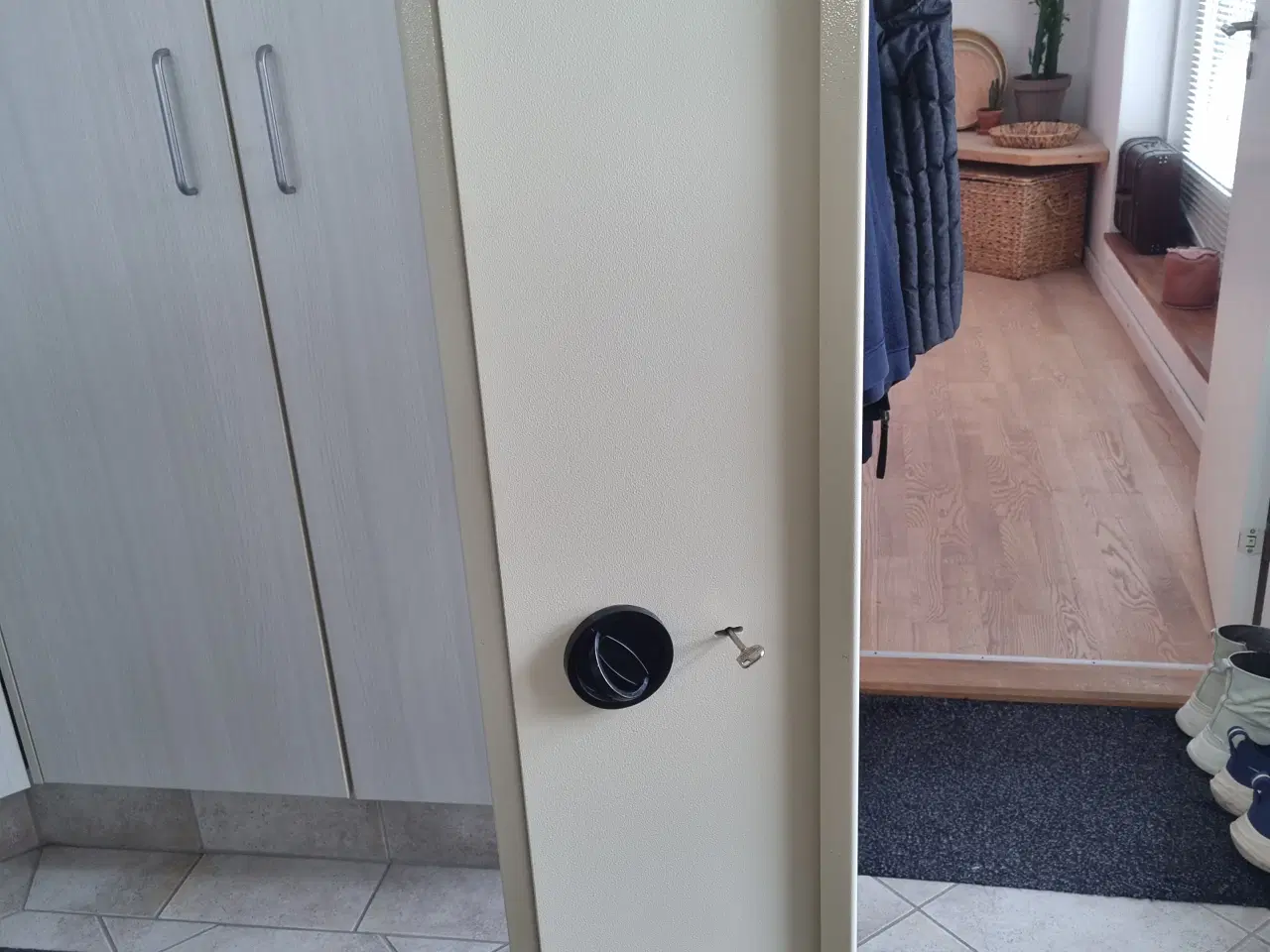 Billede 3 - Våbenskab til 5 geværer