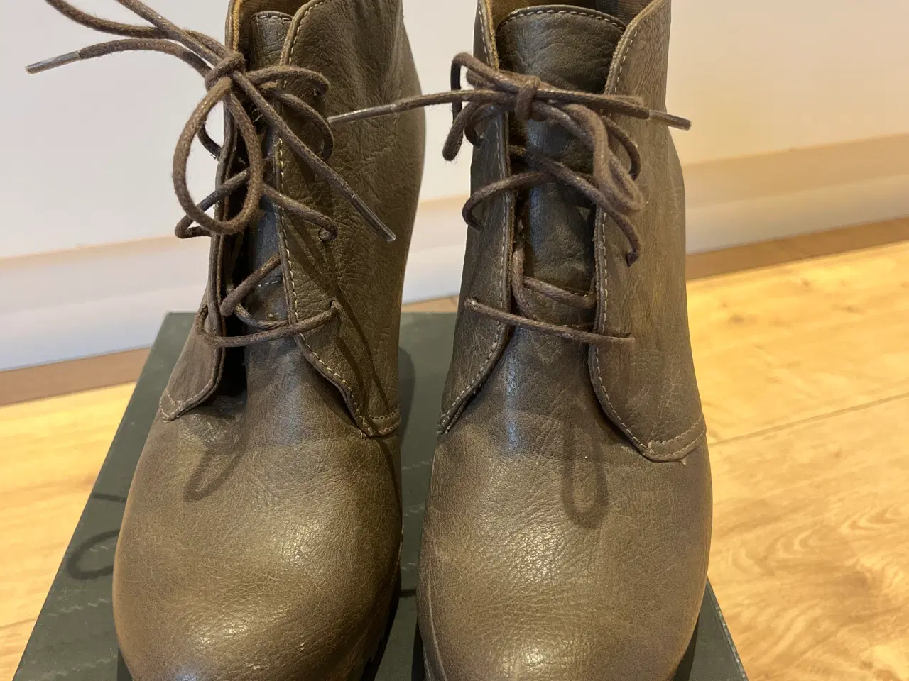Billede 3 - Esprit Støvletter / støvler med hæl og snører 