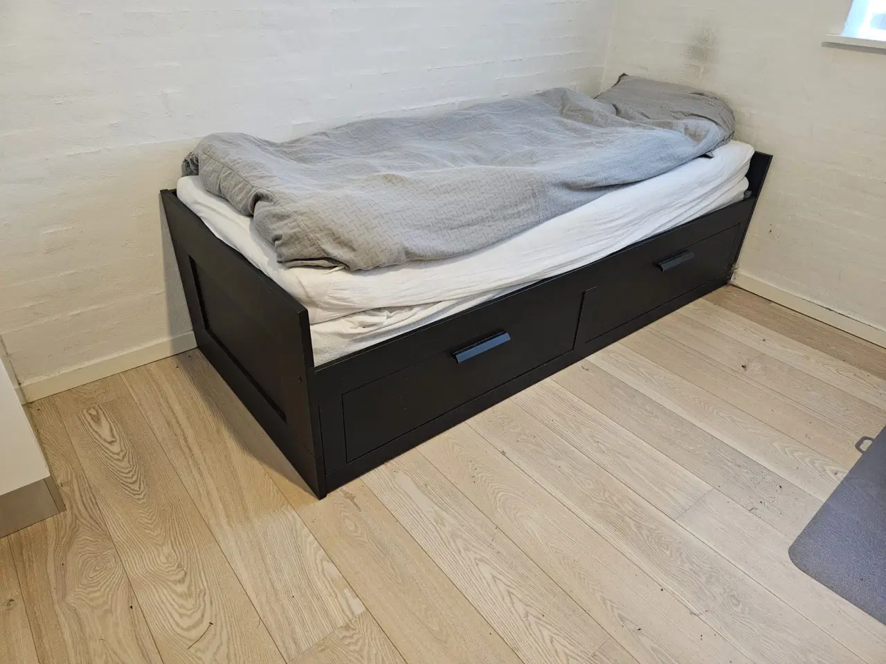 Billede 2 - Ikea seng bortgives