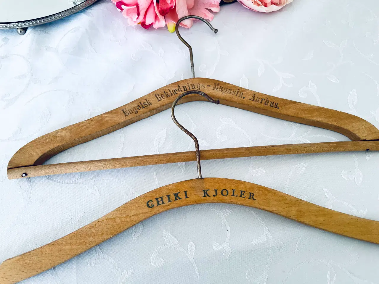 Billede 9 - Gamle vintage bøjler med skrift 