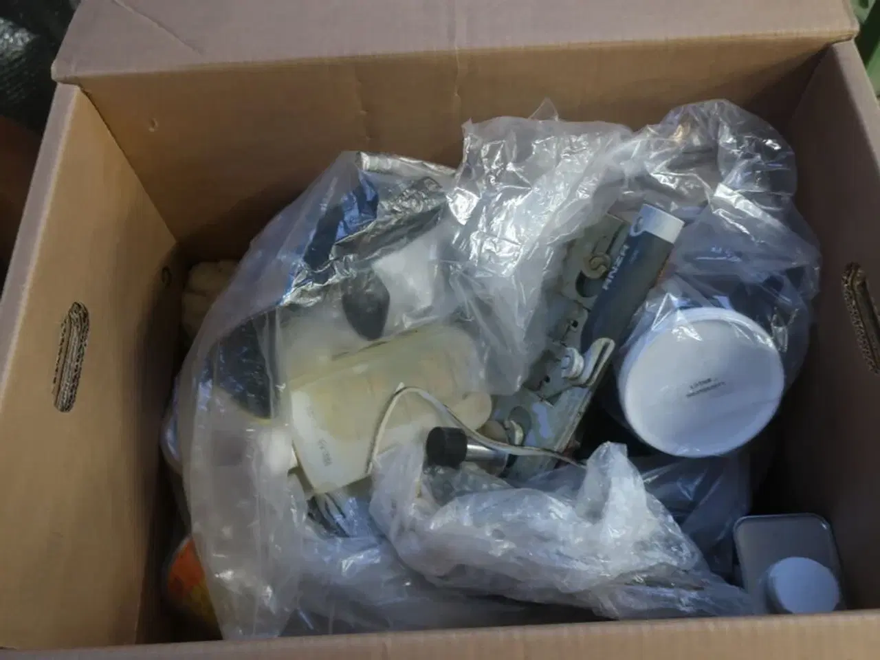 Billede 2 - Lamper, ledninger, værktøj m.m.