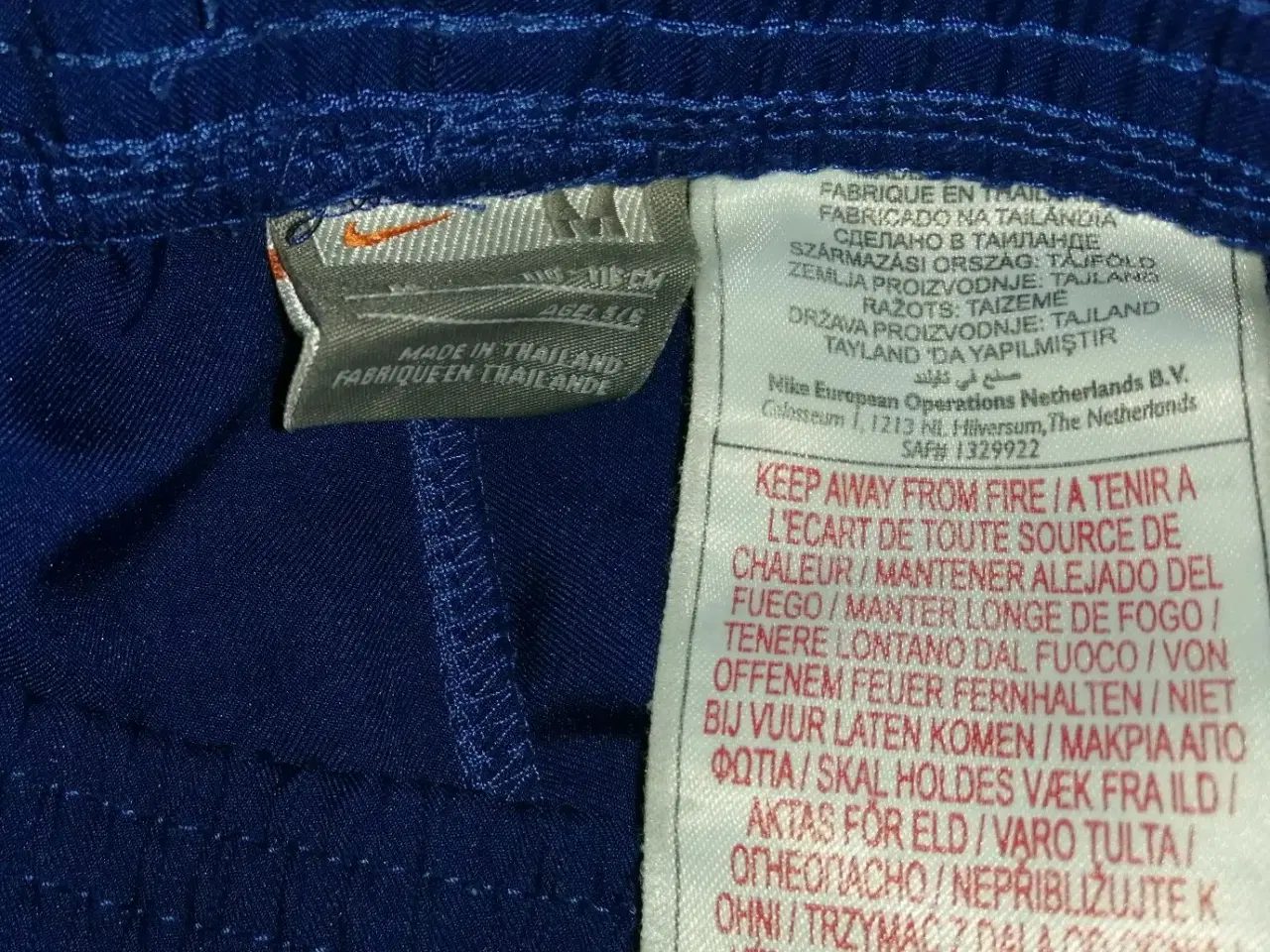 Billede 4 - MANCHESTER UNITED SHORTS 5-6 ÅR OG FAN KRUS